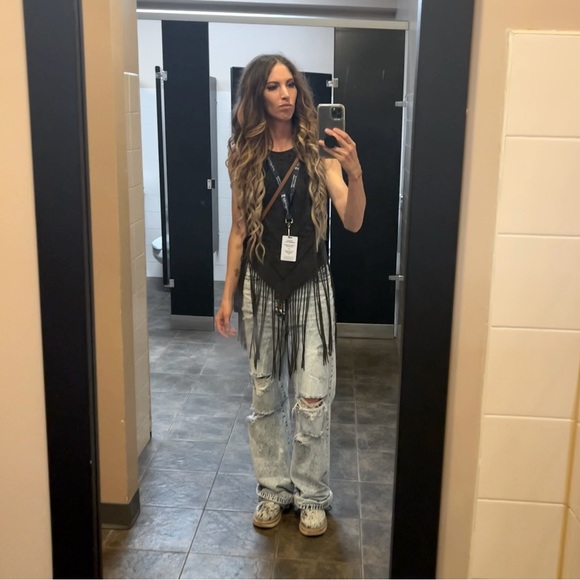 Meet your Posher, Tiffany - Picture 1 of 1